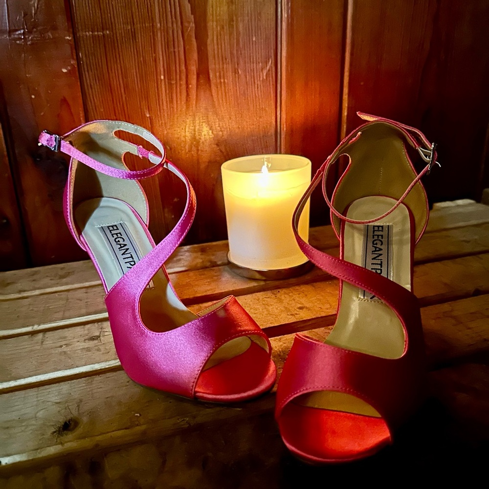 I bought these to wear on New Year’s Eve 2023. I’ve only worn them once.